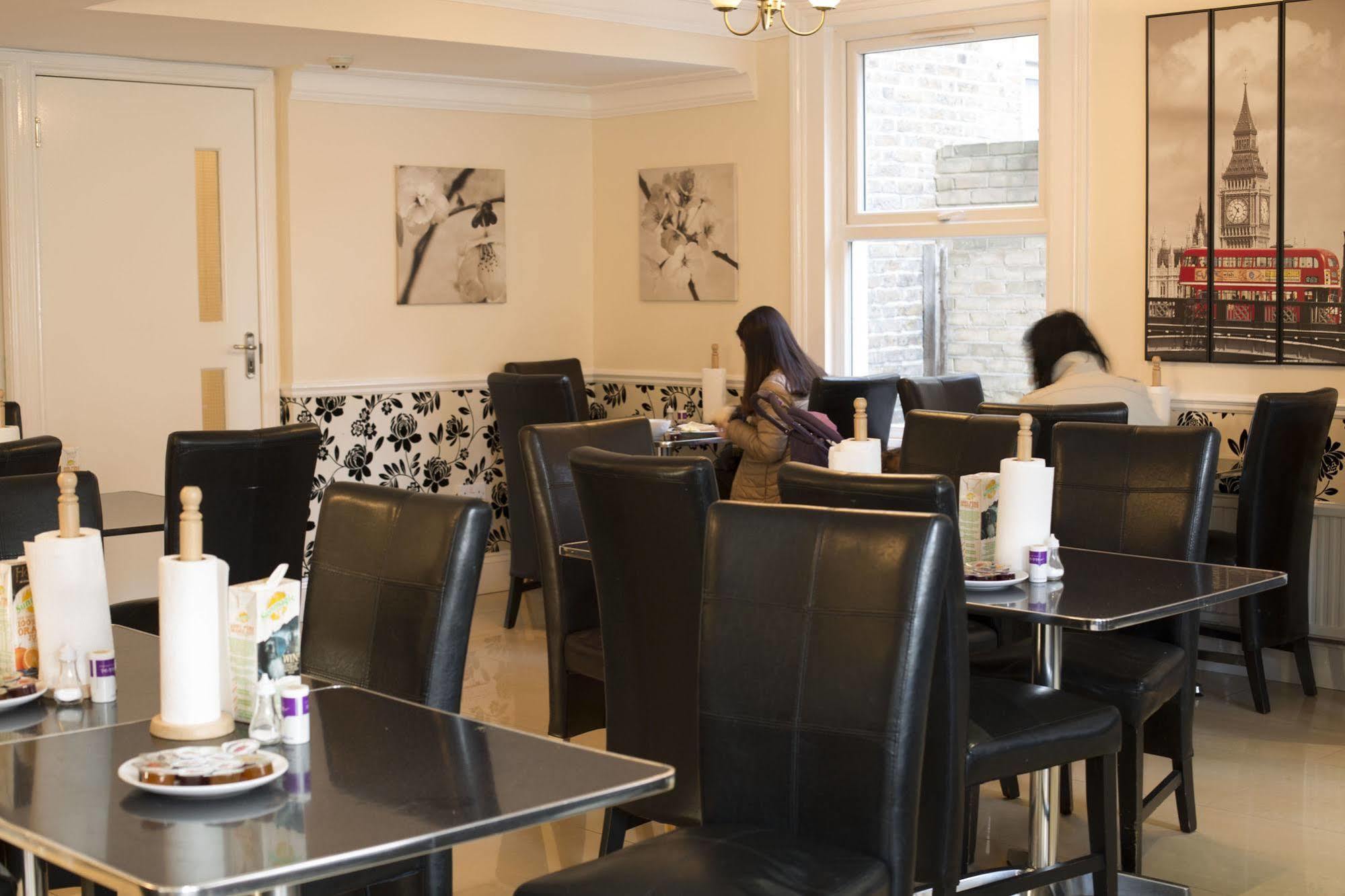 Oyo Lifestyle Golden Londra