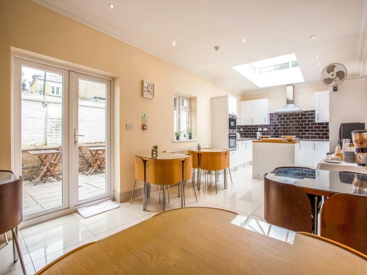 Pensiune Oyo Lifestyle Golden Londra