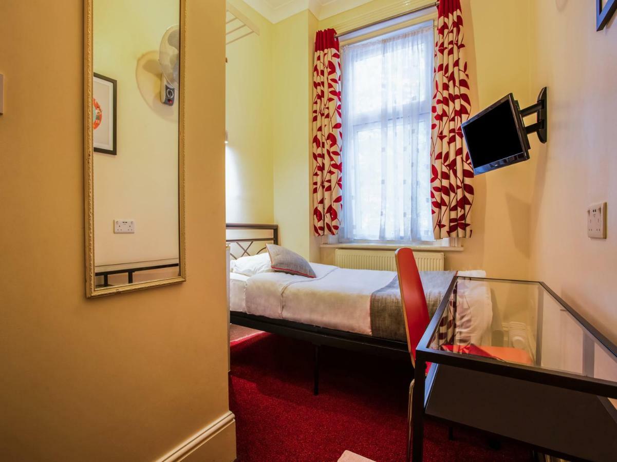 Oyo Lifestyle Golden Pensiune Londra